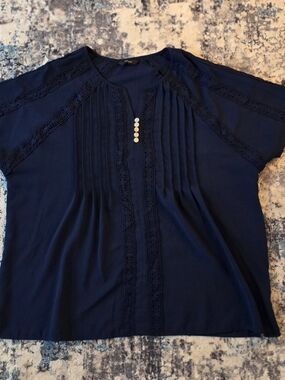 💥💥5 For $25💥💥 Women’s Navy Pleated Lace-Trim Blouse